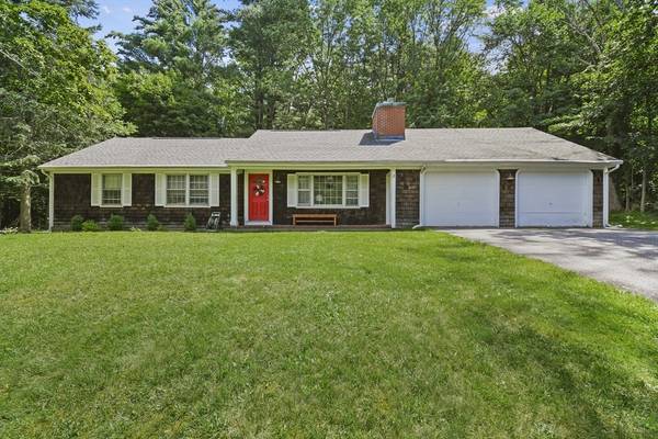 12 Hawthorne Road, Sturbridge, MA 01566