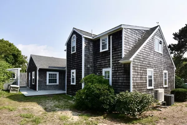 Dennis, MA 02639,15 Beach Pine Rd