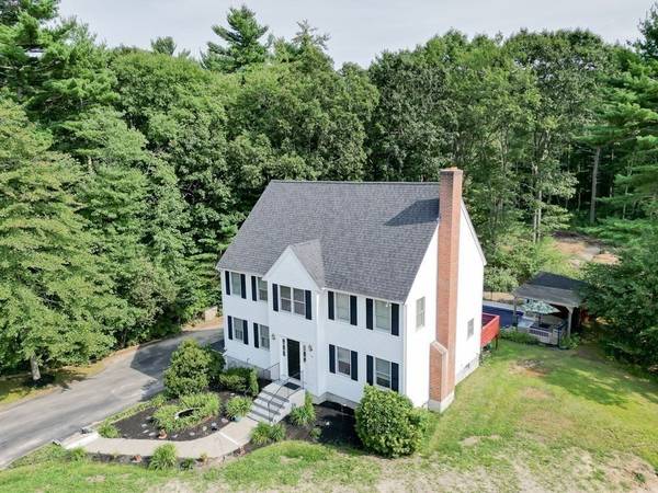 35 Hereford Ln, East Bridgewater, MA 02333