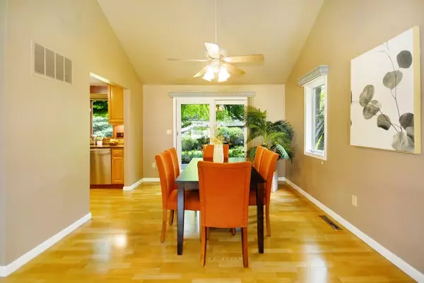 Lexington, MA 02421,106 Potter Pond #106