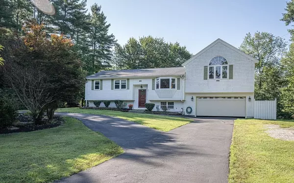 19 Pheasant Ln, Easton, MA 02356