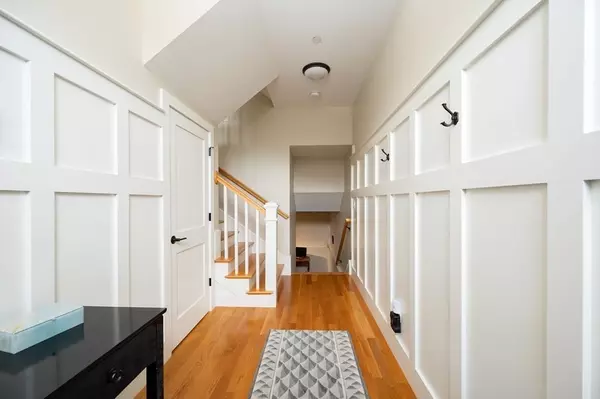 Pembroke, MA 02359,595 Washington St #8