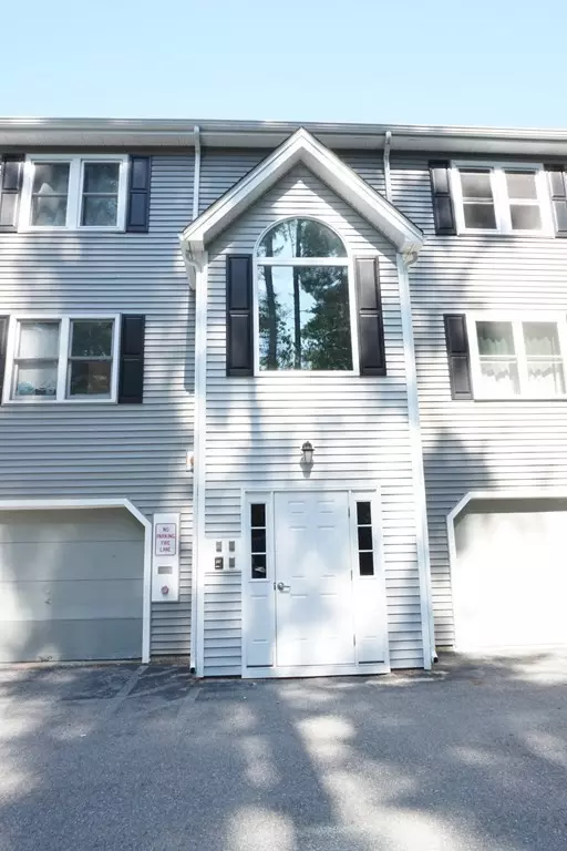 74 Tennis Plaza Rd #46, Dracut, MA 01826