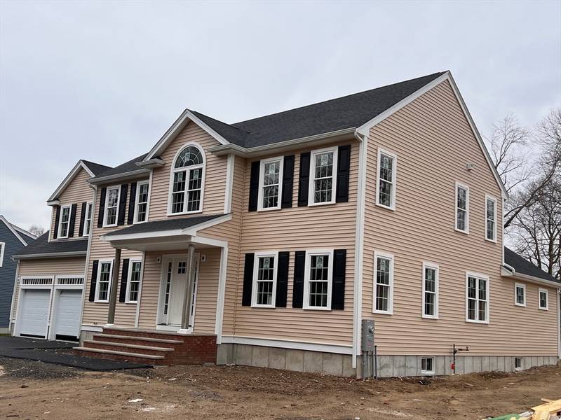 5 Cummings Way, Holbrook, MA 02343