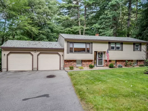 8 Hickory Ln, Billerica, MA 01862