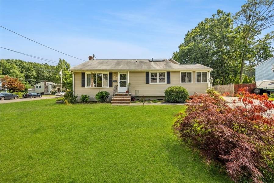 88 Maplewood Cir, Brockton, MA 02302