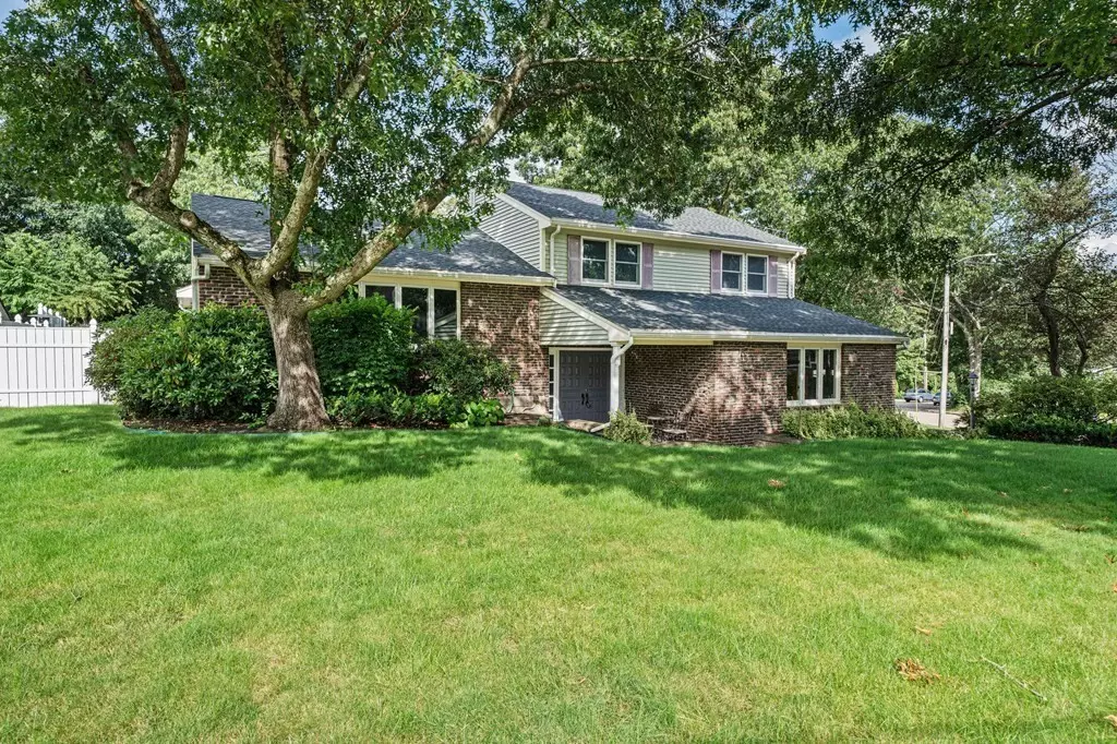 Randolph, MA 02368,19 Ledge Hill St.