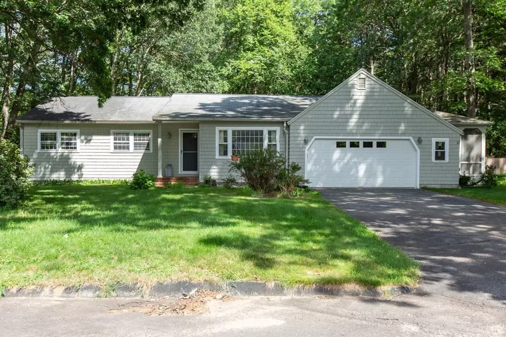 Westford, MA 01886,7 Bobolink Road