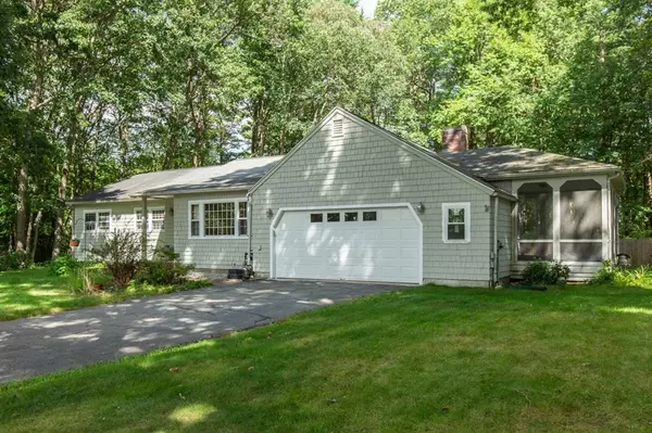 Westford, MA 01886,7 Bobolink Road