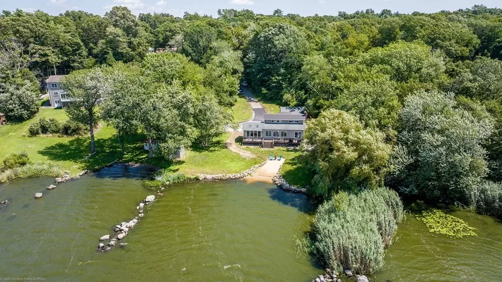 Westport, MA 02790,15 Tickle Road