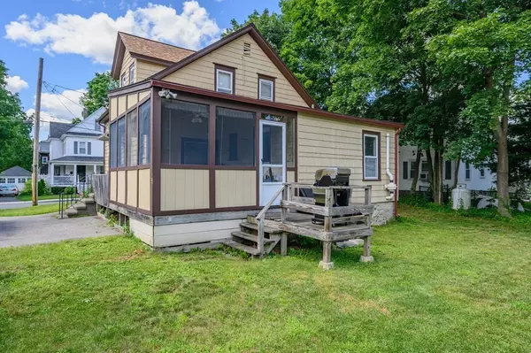 Mansfield, MA 02048,11 Newton St