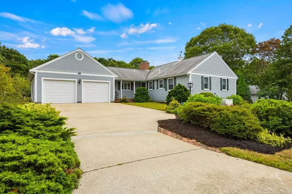 35 Clubhouse Drive, Bourne, MA 02559