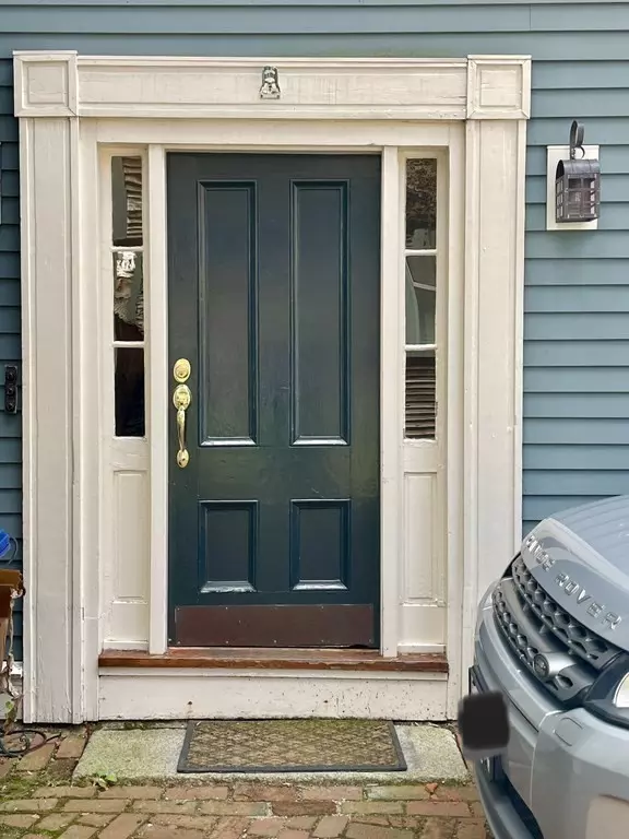Marblehead, MA 01945,202 Washington St. #1