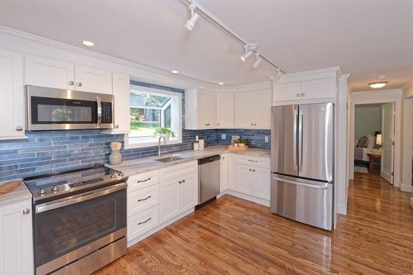 5 Conway Road, Millis, MA 02054