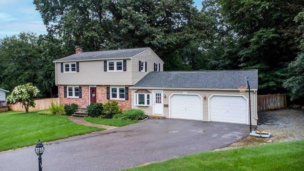 12 Dover Circle, Hudson, MA 01749