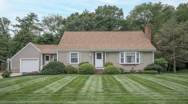 88 Briarbrook Dr, Seekonk, MA 02771