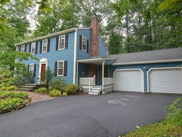 4 Hazeltine Rd, Upton, MA 01568