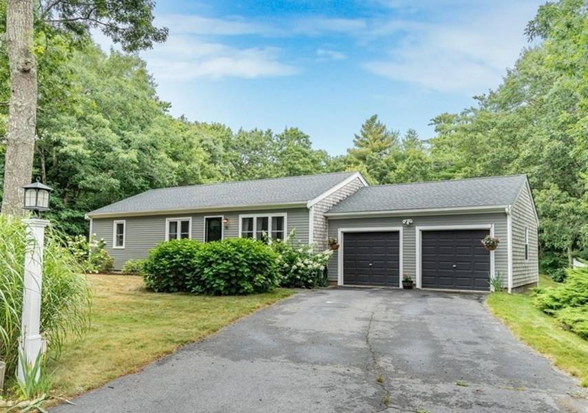 56 Chartwell Dr, Bourne, MA 02532