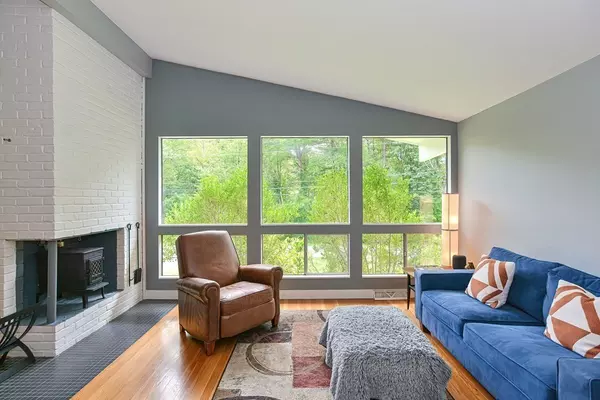 Southborough, MA 01772,167 Parkerville Rd