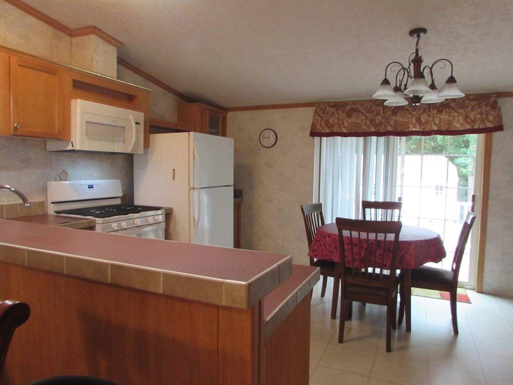 Derry, NH 03038,97 Fordway Ext #8