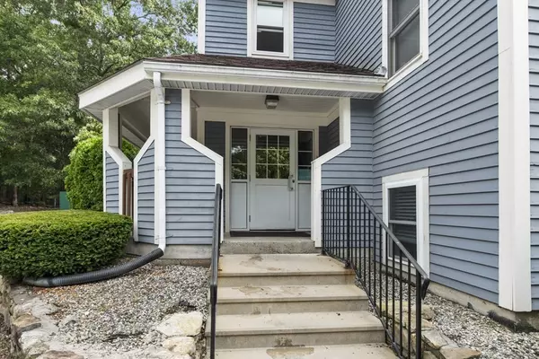 Northbridge, MA 01588,120 Heritage Dr #120