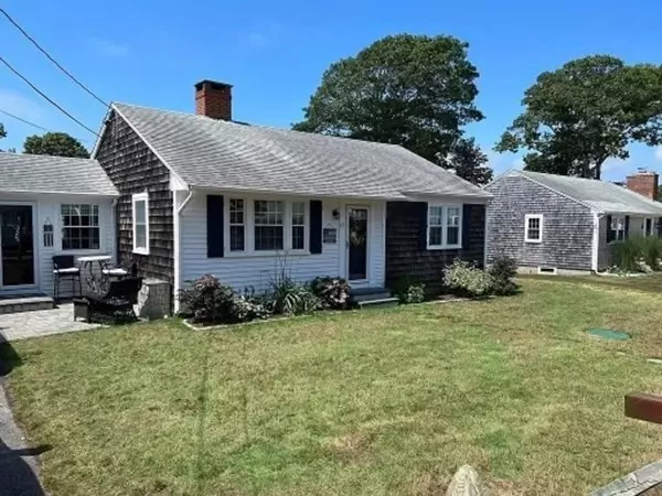 Dennis, MA 02670,17 Bayberry Rd