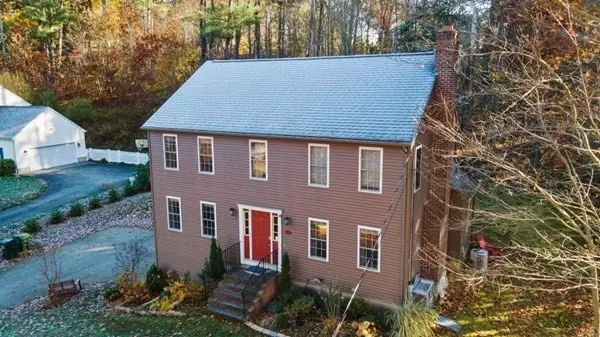 42 Fairview Park Rd, Sturbridge, MA 01566