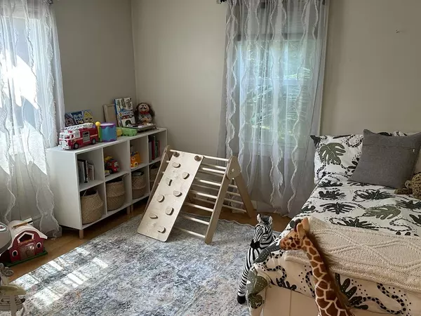 Upton, MA 01568,58 Hartford Ave S