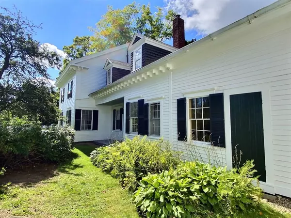 Petersham, MA 01366,17 Common St