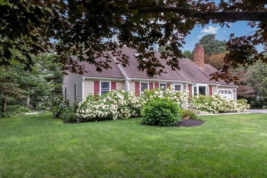 11 Sarah Lawrence Rd, Sandwich, MA 02563