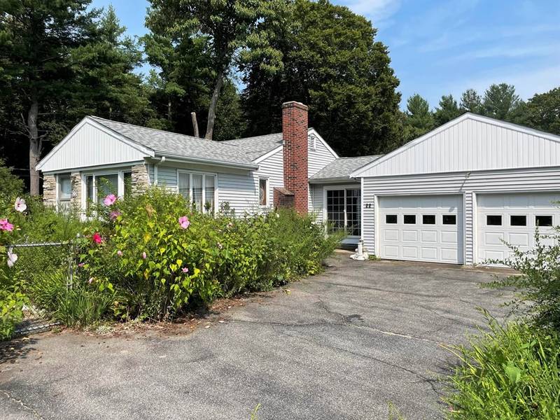 22 Maple St, Norton, MA 02766