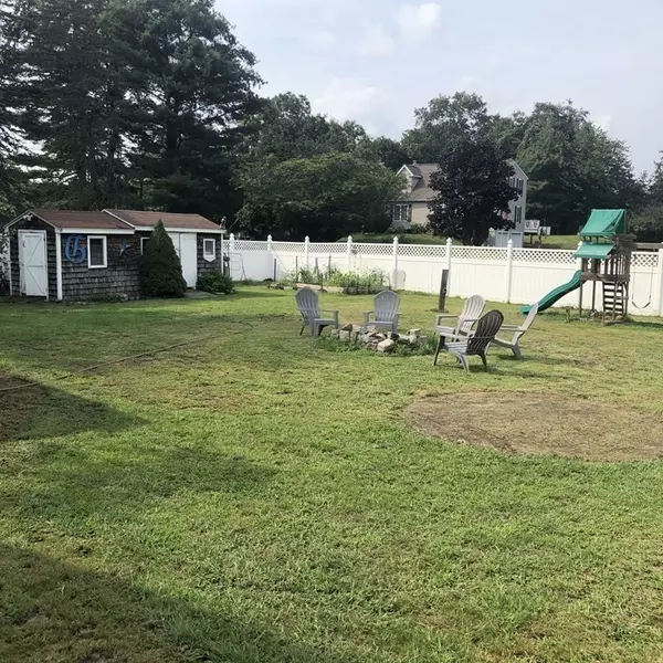 Clinton, MA 01510,33 Bolton Road