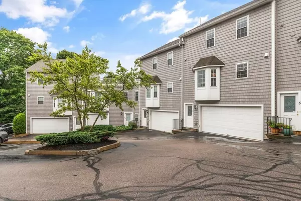 12 Ricciuti Dr #4, Quincy, MA 02169