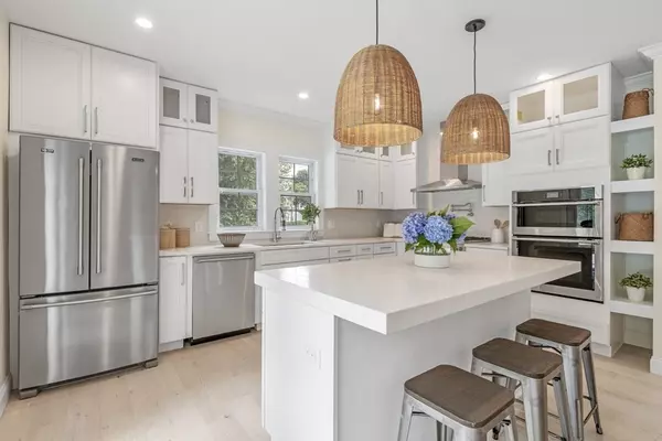 239-241 Humphrey Street #B, Marblehead, MA 01945