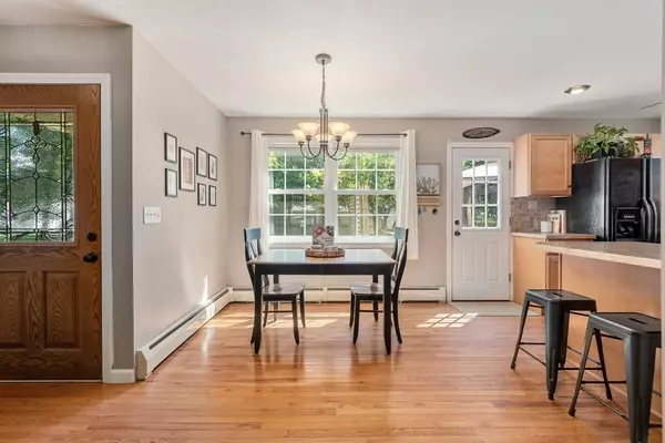 Agawam, MA 01001,79 Poinsetta St