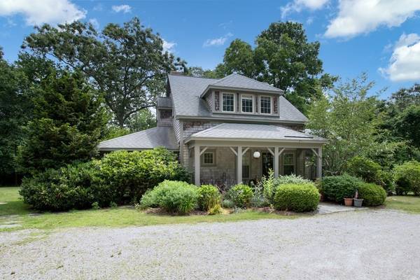 948 Drift Rd, Westport, MA 02790