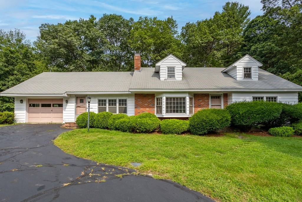 31 Pine Hill Rd, Chelmsford, MA 01824