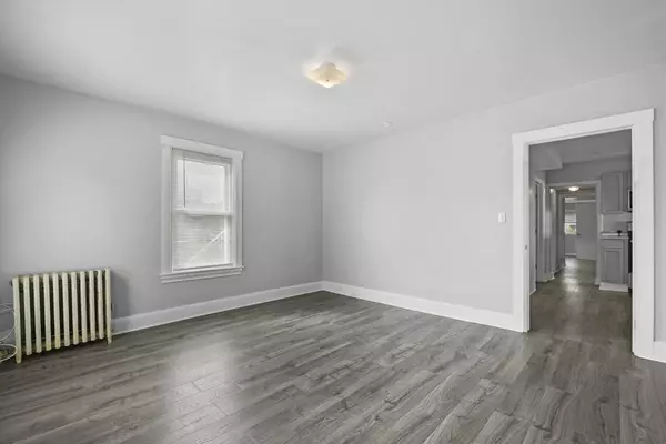 Clinton, MA 01510,16 Laurel Street