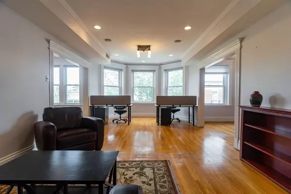 Brookline, MA 02446,9 Babcock Street #3