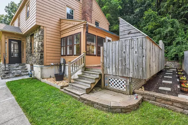 Worcester, MA 01602,30 Saint Elmo Rd