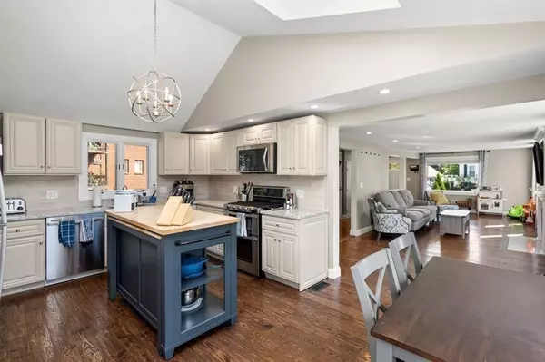 Reading, MA 01867,7 Washington Street