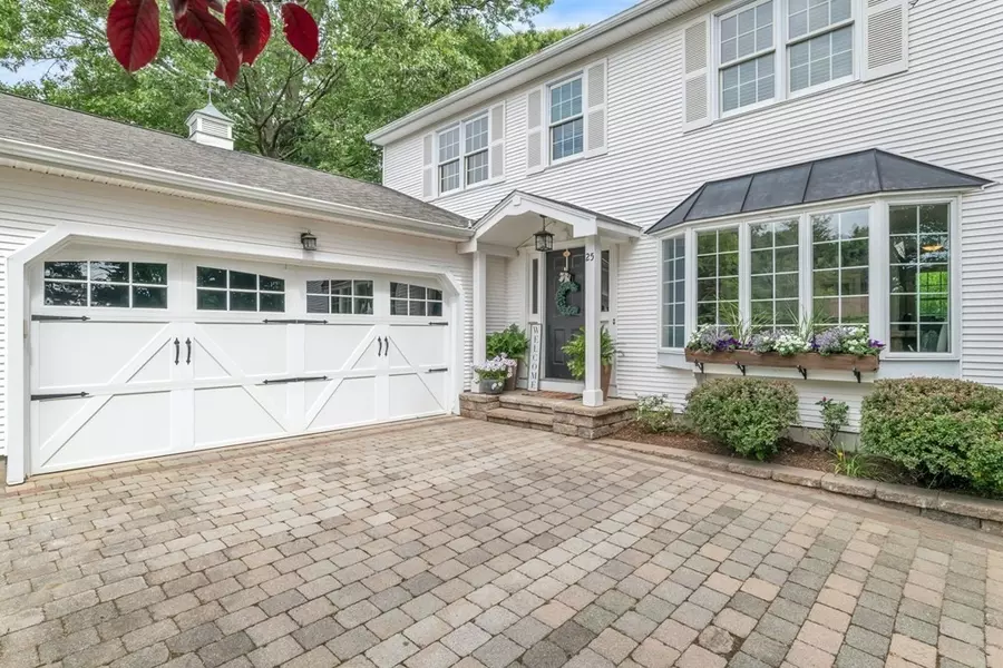 25 Big Wood Drive, Westfield, MA 01085