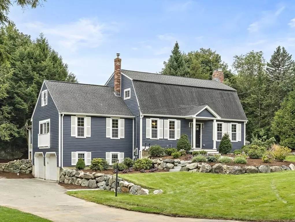 Weston, MA 02493,8 Longmeadow Road