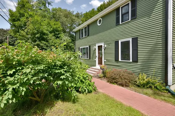 83 Nichols St, Wilmington, MA 01887