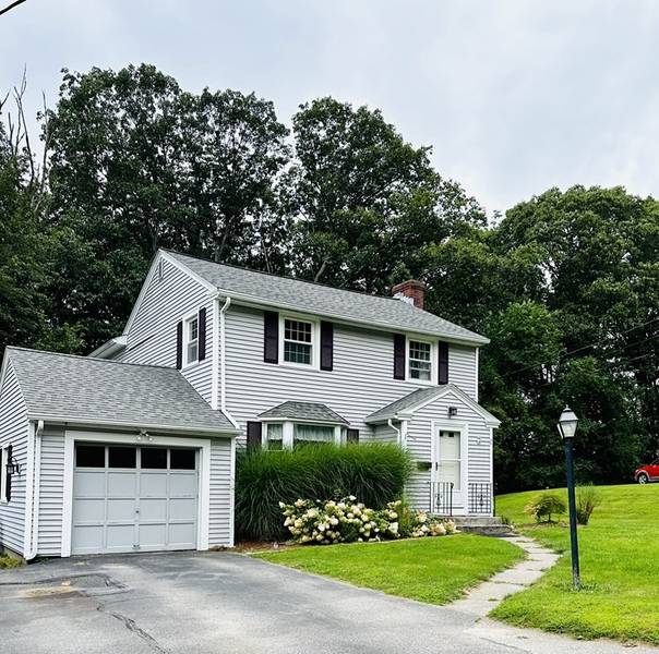 17 Saratoga Rd, Auburn, MA 01501