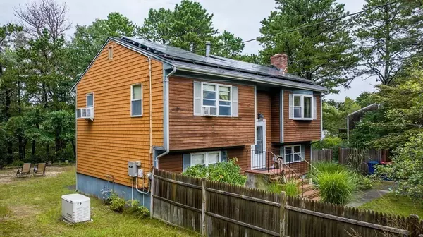 40 Leisure Ln, Wareham, MA 02538