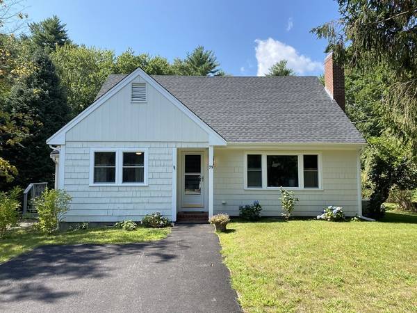 79 Elm St, Kingston, MA 02364