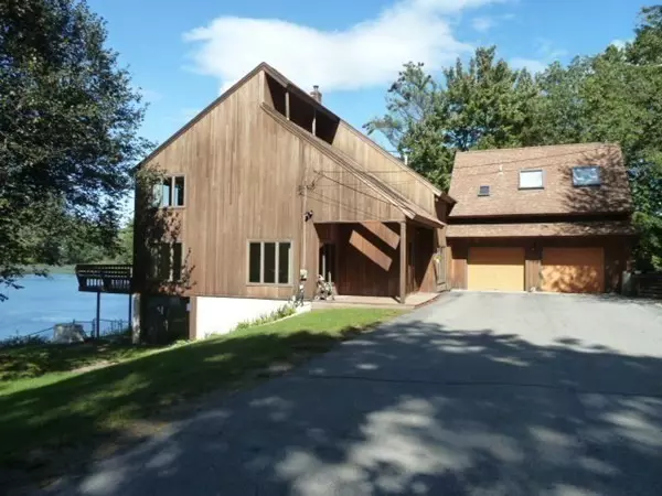 Ayer, MA 01432,3 Oak Grove