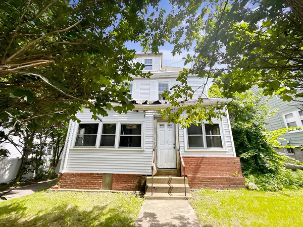 694 Metropolitan Ave, Boston, MA 02136