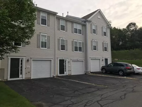 16 Tulip Cir #16, Grafton, MA 01560